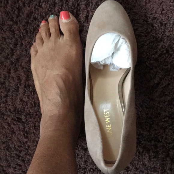 NIB beige suede heels”price firm” - Picture 8 of 8